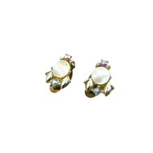 Load image into Gallery viewer, Vintage Faux Mother of Pearl Clip On Earrings