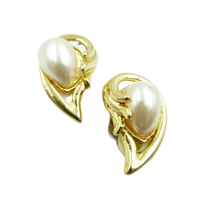 Vintage Gold & Pearl Clip On Earrings