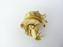 Load image into Gallery viewer, Gold Tone Holly Leaf  Brooch