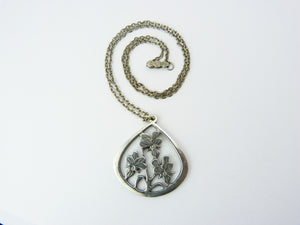 Vintage Silver Tone Flower Necklace