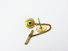 Load image into Gallery viewer, Vintage Gold Tone Diamond Cut Tie Tack