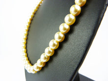 Load image into Gallery viewer, Vintage Faux Pearl Bead Necklace