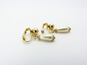 Vintage Sarah Coventry Gold Tone Faux Pearl Clip On Earrings