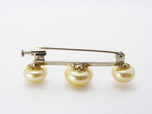 Load image into Gallery viewer, Vintage Faux Pearl Bar Brooch