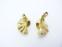 Load image into Gallery viewer, Vintage Large Gold &amp; Faux Pearl Clip On Earrings