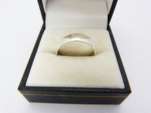 Load image into Gallery viewer, Vintage Sterling Silver Wedding Band Ring UK Size R