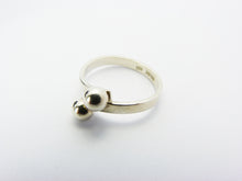 Load image into Gallery viewer, Vintage Sterling Silver Ball Ring
