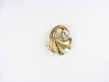 Load image into Gallery viewer, Vintage 1940s Trifari Alfred Philippe Gold Shell Fur Clip Brooch Pat. 137545