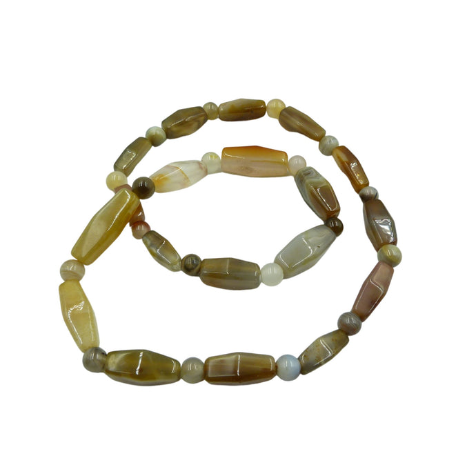 A lovely large vintage necklace strung with chunky multi-coloured polished hardstone agate beaded stones.