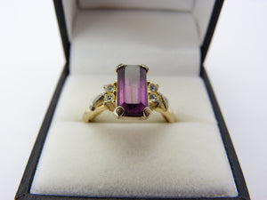 Vintage Art Deco Avon Gold Tone & Amethyst Glass Ring Size P
