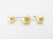 Load image into Gallery viewer, Vintage Faux Pearl Bar Brooch - Imitation Pearl Brooch - Trio of Pearls - Wedding Bridal Pearl Brooch