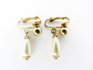 Vintage Sarah Coventry Gold Tone Faux Pearl Clip On Earrings - Wedding Bridal Pearl Earrings