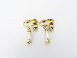Vintage Sarah Coventry Gold Tone Faux Pearl Clip On Earrings - Wedding Bridal Pearl Earrings
