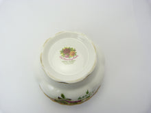 Load image into Gallery viewer, Royal Albert Fine Bone China Old Country Roses Sugar Bowl/Dish