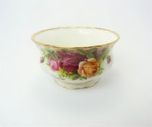 Load image into Gallery viewer, Royal Albert Fine Bone China Old Country Roses Sugar Bowl/Dish